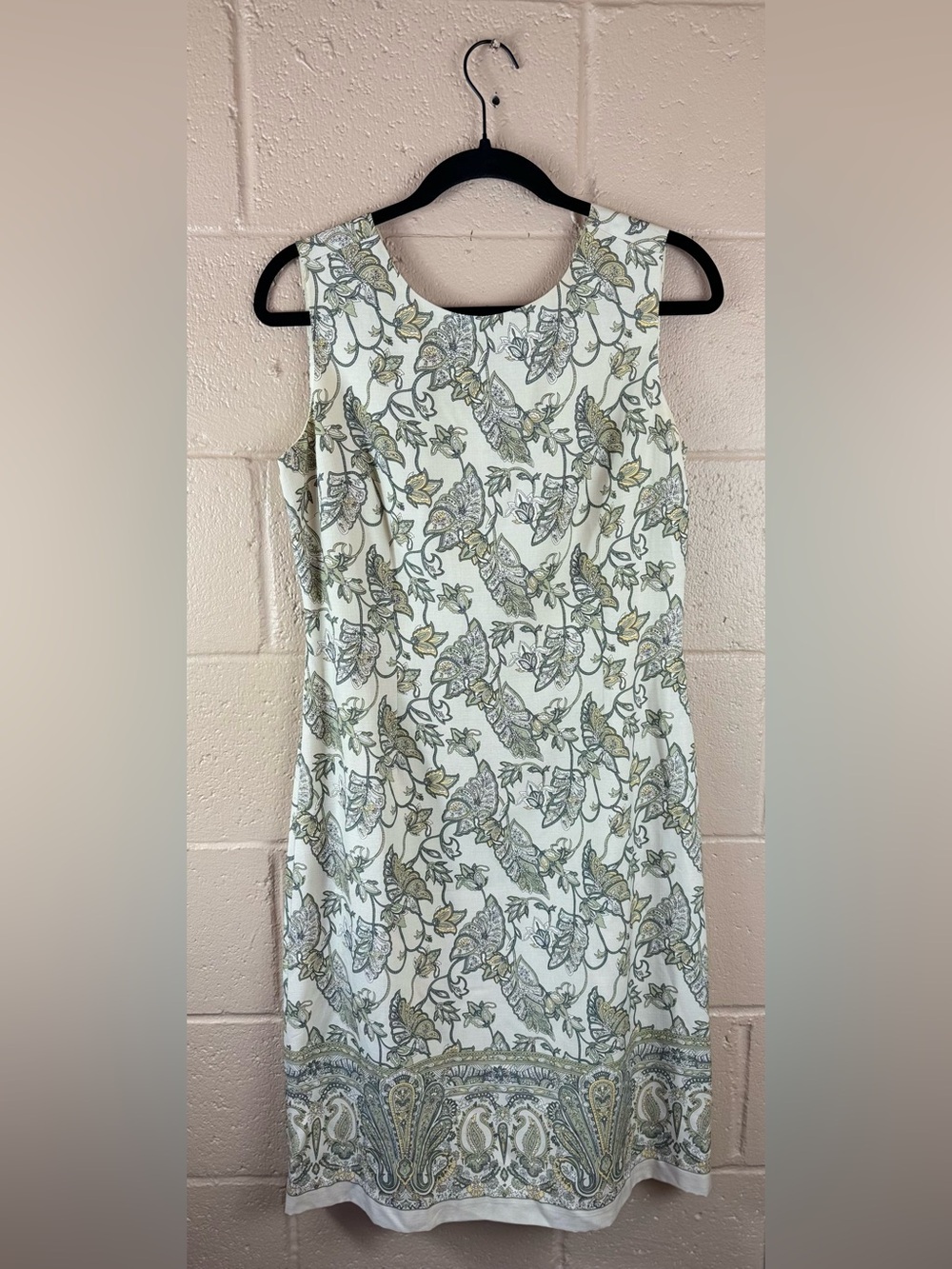 Tommy Bahama Floral Print 100% Silk Dress in Size 8 D68